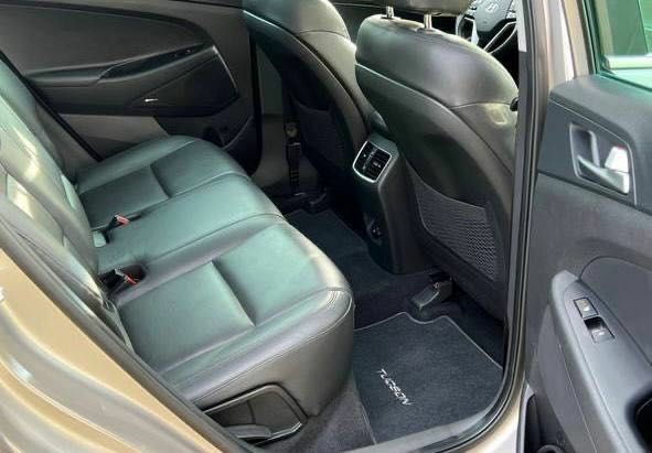 Серый Хендай Туксон, объемом двигателя 1.6 л и пробегом 93 тыс. км за 9000 $, фото 10 на Automoto.ua