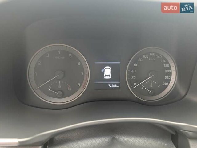 Сірий Хендай Туксон, об'ємом двигуна 2 л та пробігом 72 тис. км за 21600 $, фото 11 на Automoto.ua