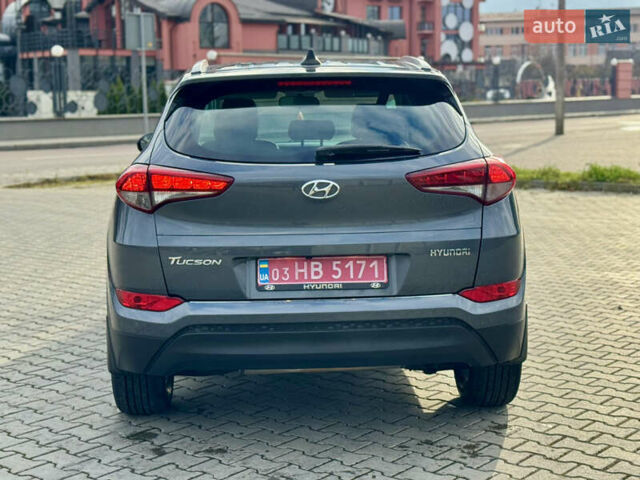 Серый Хендай Туксон, объемом двигателя 2 л и пробегом 183 тыс. км за 13750 $, фото 41 на Automoto.ua