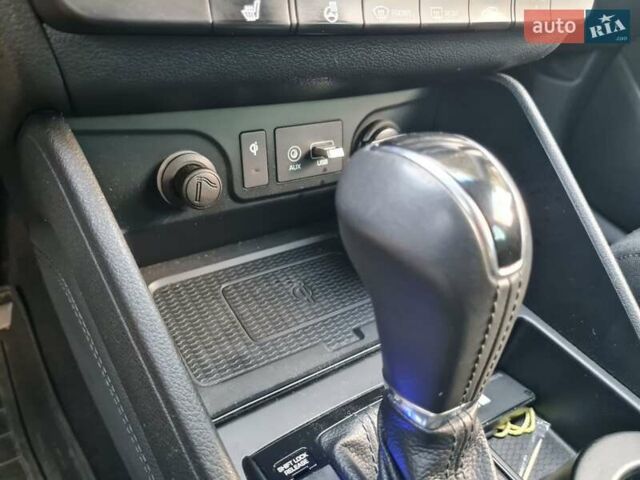 Серый Хендай Туксон, объемом двигателя 2 л и пробегом 163 тыс. км за 20700 $, фото 19 на Automoto.ua