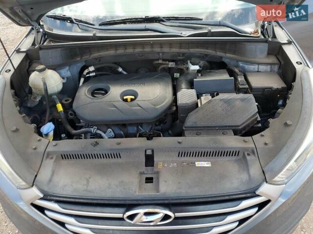 Хендай Туксон 2018 у Тернополі на Automoto.ua Сірий Хендай Туксон, об'ємом двигуна 2 л та пробігом 147 тис. км за 3200 $, фото 11 на Automoto.ua