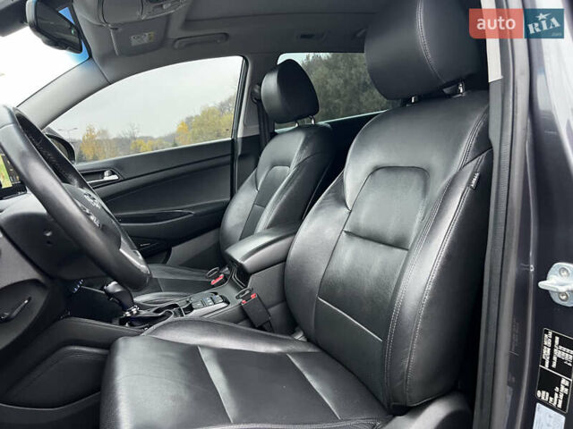 Серый Хендай Туксон, объемом двигателя 2 л и пробегом 117 тыс. км за 20600 $, фото 43 на Automoto.ua