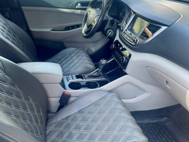 Хендай Туксон 2018 в Киеве на Automoto.ua Серый Хендай Туксон, объемом двигателя 2 л и пробегом 217 тыс. км за 14600 $, фото 10 на Automoto.ua