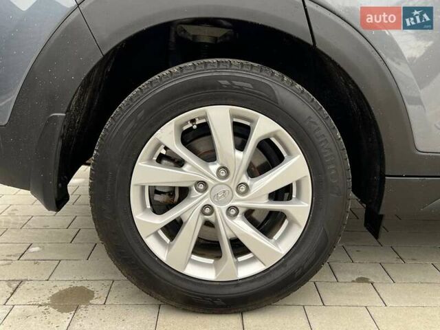Сірий Хендай Туксон, об'ємом двигуна 2 л та пробігом 124 тис. км за 16480 $, фото 6 на Automoto.ua