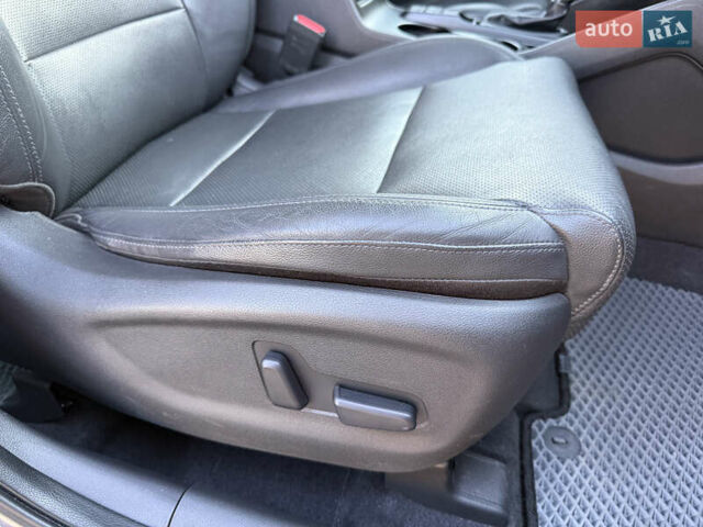 Серый Хендай Туксон, объемом двигателя 1.6 л и пробегом 214 тыс. км за 21000 $, фото 45 на Automoto.ua