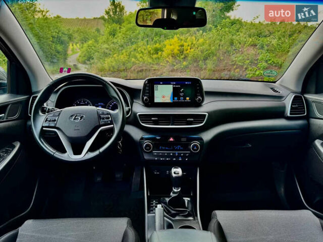 Серый Хендай Туксон, объемом двигателя 1.6 л и пробегом 110 тыс. км за 16999 $, фото 5 на Automoto.ua