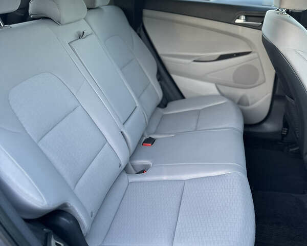 Хендай Туксон 2019 в Ивано-Франковске на Automoto.ua Серый Хендай Туксон, объемом двигателя 2 л и пробегом 86 тыс. км за 17500 $, фото 36 на Automoto.ua