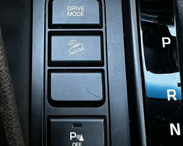 Сірий Хендай Туксон, об'ємом двигуна 2 л та пробігом 97 тис. км за 22000 $, фото 8 на Automoto.ua