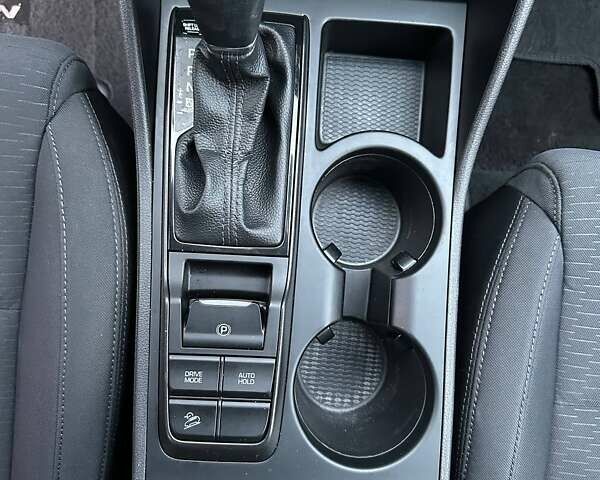 Серый Хендай Туксон, объемом двигателя 2 л и пробегом 120 тыс. км за 16500 $, фото 8 на Automoto.ua