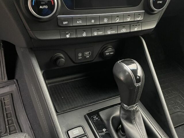 Хендай Туксон 2019 в Коростене на Automoto.ua Серый Хендай Туксон, объемом двигателя 2 л и пробегом 140 тыс. км за 19700 $, фото 6 на Automoto.ua