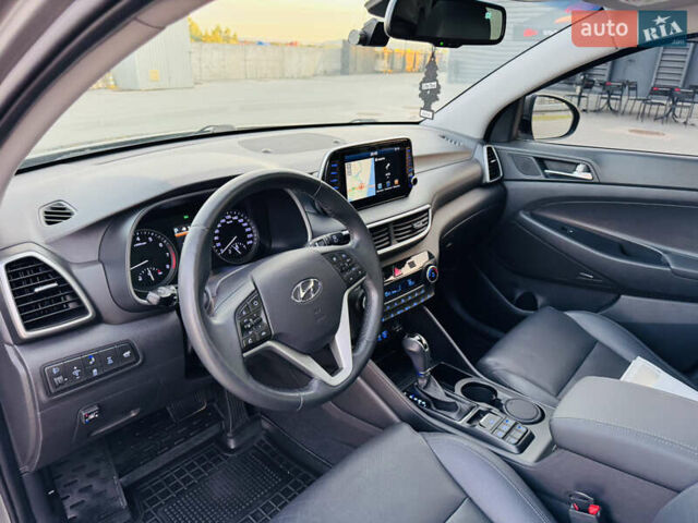 Серый Хендай Туксон, объемом двигателя 2 л и пробегом 130 тыс. км за 22700 $, фото 30 на Automoto.ua