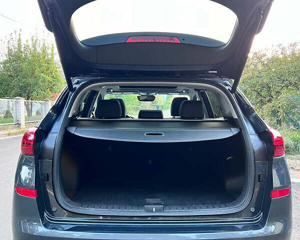 Серый Хендай Туксон, объемом двигателя 2.36 л и пробегом 85 тыс. км за 22500 $, фото 27 на Automoto.ua