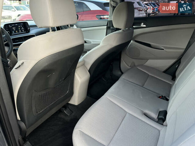 Сірий Хендай Туксон, об'ємом двигуна 0 л та пробігом 69 тис. км за 18350 $, фото 19 на Automoto.ua