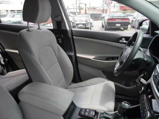 Серый Хендай Туксон, объемом двигателя 2 л и пробегом 149 тыс. км за 15000 $, фото 12 на Automoto.ua