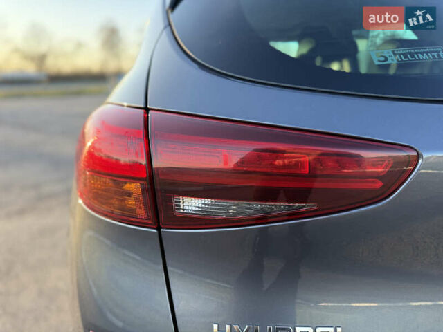 Серый Хендай Туксон, объемом двигателя 1.6 л и пробегом 214 тыс. км за 21000 $, фото 31 на Automoto.ua