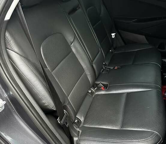 Серый Хендай Туксон, объемом двигателя 1.6 л и пробегом 168 тыс. км за 22000 $, фото 3 на Automoto.ua