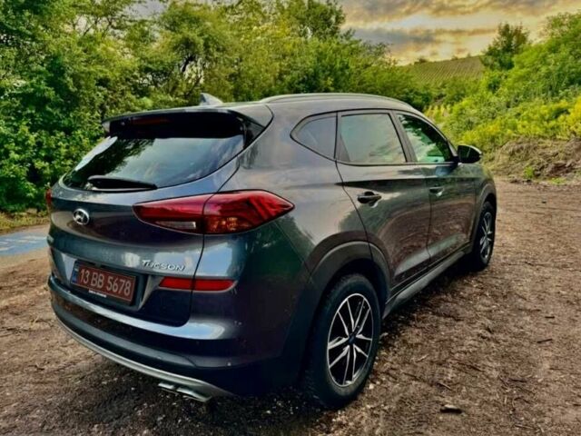 Серый Хендай Туксон, объемом двигателя 1.6 л и пробегом 110 тыс. км за 16999 $, фото 1 на Automoto.ua