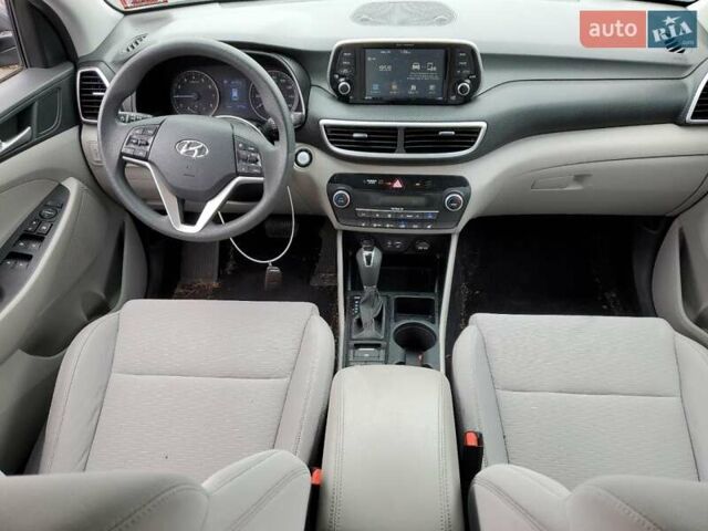 Сірий Хендай Туксон, об'ємом двигуна 2.4 л та пробігом 56 тис. км за 2600 $, фото 7 на Automoto.ua