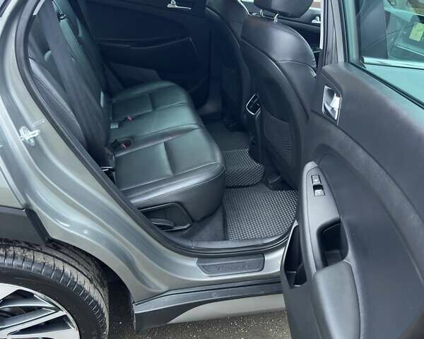 Сірий Хендай Туксон, об'ємом двигуна 2 л та пробігом 103 тис. км за 24700 $, фото 11 на Automoto.ua