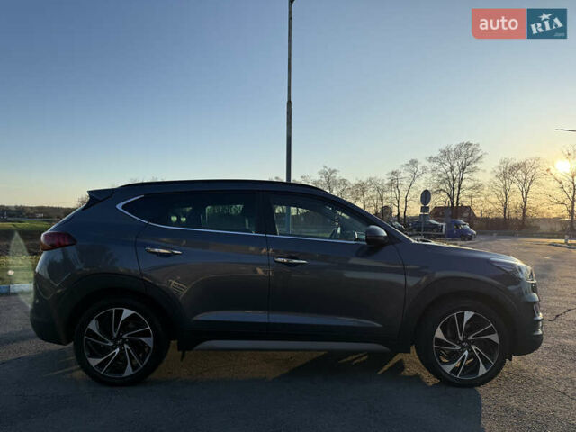 Серый Хендай Туксон, объемом двигателя 1.6 л и пробегом 214 тыс. км за 21000 $, фото 13 на Automoto.ua