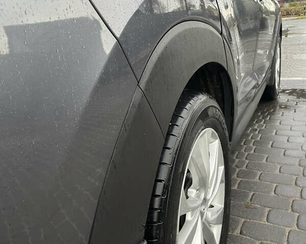 Серый Хендай Туксон, объемом двигателя 2 л и пробегом 140 тыс. км за 19700 $, фото 11 на Automoto.ua