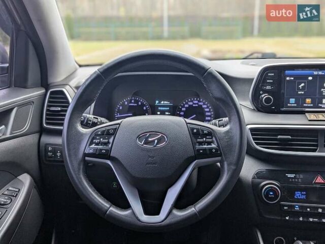 Серый Хендай Туксон, объемом двигателя 2 л и пробегом 204 тыс. км за 17500 $, фото 14 на Automoto.ua