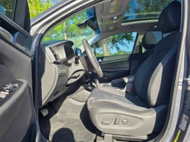 Серый Хендай Туксон, объемом двигателя 0 л и пробегом 65 тыс. км за 9500 $, фото 6 на Automoto.ua