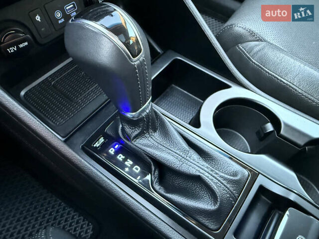 Серый Хендай Туксон, объемом двигателя 1.6 л и пробегом 214 тыс. км за 21000 $, фото 96 на Automoto.ua