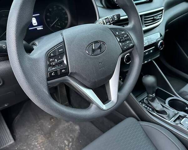 Серый Хендай Туксон, объемом двигателя 2 л и пробегом 120 тыс. км за 16500 $, фото 9 на Automoto.ua