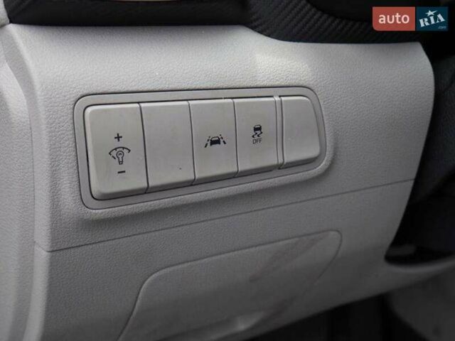 Сірий Хендай Туксон, об'ємом двигуна 2.4 л та пробігом 103 тис. км за 3100 $, фото 23 на Automoto.ua