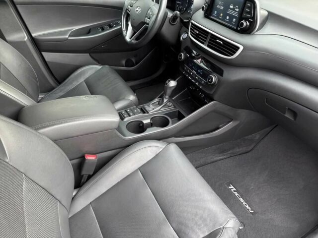 Сірий Хендай Туксон, об'ємом двигуна 2.4 л та пробігом 49 тис. км за 2800 $, фото 8 на Automoto.ua