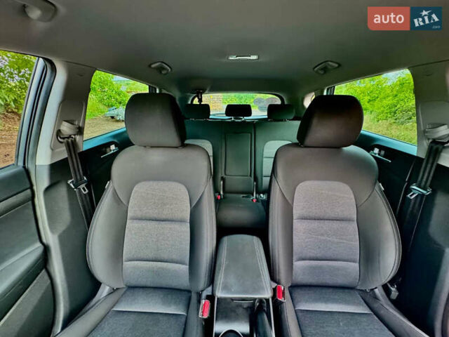 Серый Хендай Туксон, объемом двигателя 1.6 л и пробегом 110 тыс. км за 16999 $, фото 7 на Automoto.ua