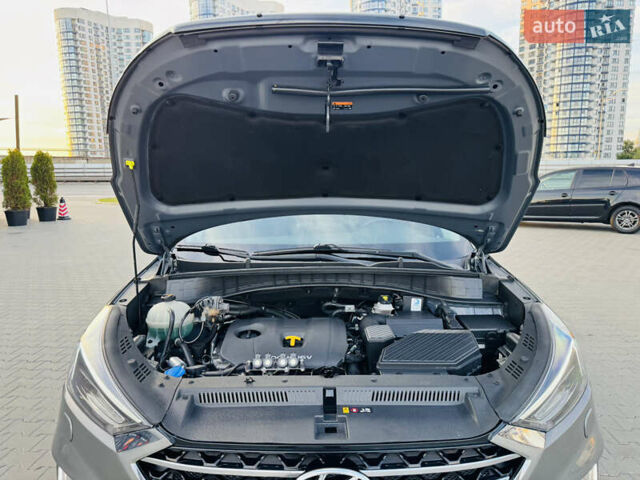 Серый Хендай Туксон, объемом двигателя 2 л и пробегом 130 тыс. км за 22700 $, фото 37 на Automoto.ua
