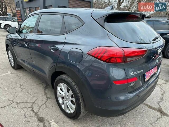 Сірий Хендай Туксон, об'ємом двигуна 2 л та пробігом 120 тис. км за 15999 $, фото 3 на Automoto.ua