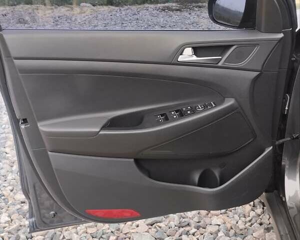 Сірий Хендай Туксон, об'ємом двигуна 2 л та пробігом 62 тис. км за 22800 $, фото 21 на Automoto.ua