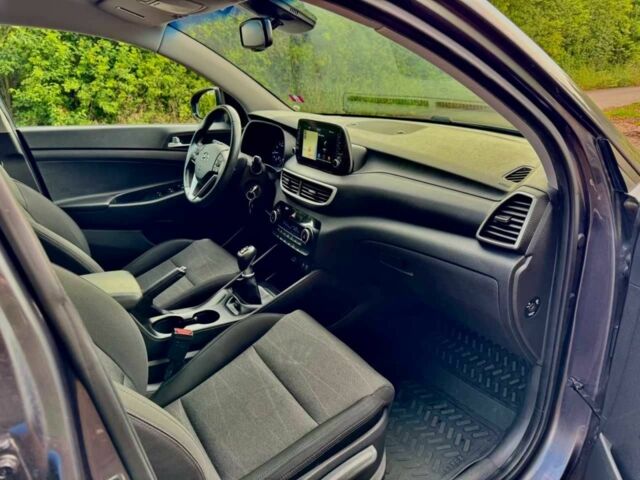 Серый Хендай Туксон, объемом двигателя 1.6 л и пробегом 110 тыс. км за 16999 $, фото 5 на Automoto.ua