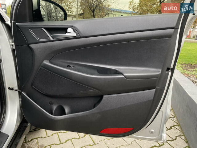 Серый Хендай Туксон, объемом двигателя 2 л и пробегом 73 тыс. км за 22400 $, фото 15 на Automoto.ua