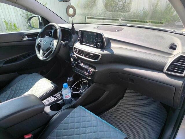 Сірий Хендай Туксон, об'ємом двигуна 2.4 л та пробігом 71 тис. км за 14000 $, фото 9 на Automoto.ua