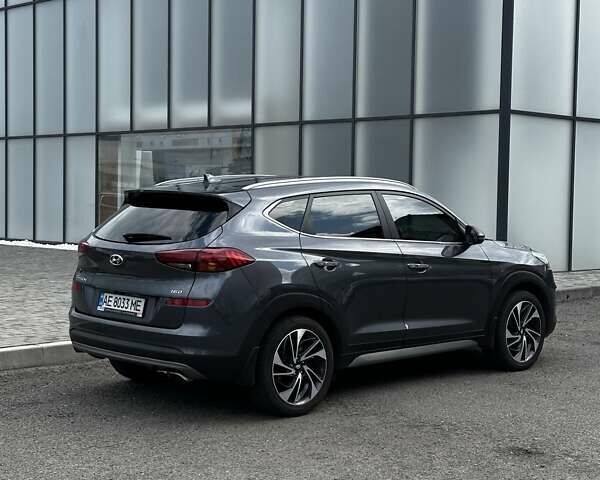 Серый Хендай Туксон, объемом двигателя 1.6 л и пробегом 168 тыс. км за 22000 $, фото 2 на Automoto.ua