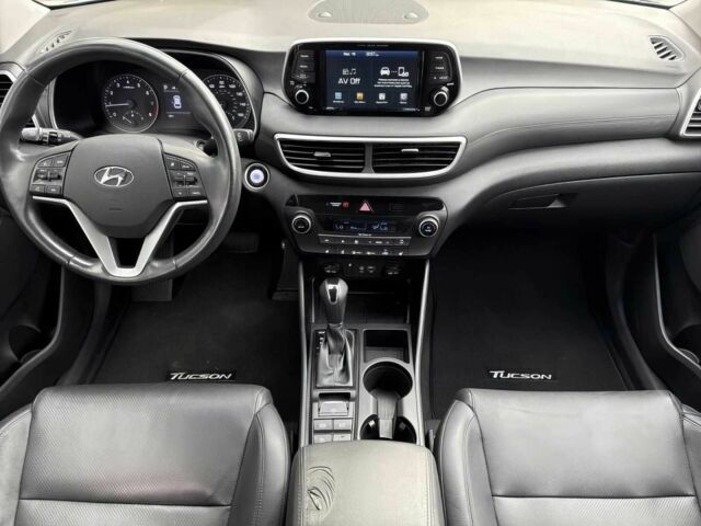 Сірий Хендай Туксон, об'ємом двигуна 2.4 л та пробігом 49 тис. км за 2800 $, фото 10 на Automoto.ua