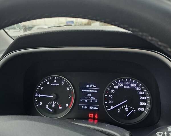 Сірий Хендай Туксон, об'ємом двигуна 2 л та пробігом 136 тис. км за 17300 $, фото 5 на Automoto.ua