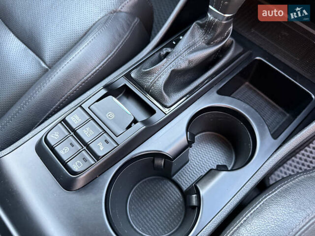 Серый Хендай Туксон, объемом двигателя 1.6 л и пробегом 214 тыс. км за 21000 $, фото 48 на Automoto.ua