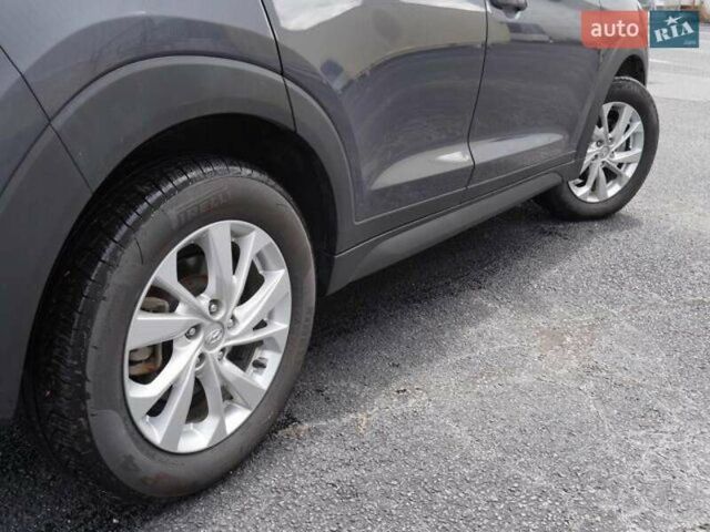 Сірий Хендай Туксон, об'ємом двигуна 2.4 л та пробігом 103 тис. км за 3100 $, фото 9 на Automoto.ua