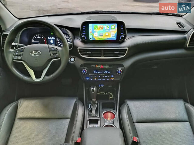 Серый Хендай Туксон, объемом двигателя 2 л и пробегом 97 тыс. км за 21888 $, фото 19 на Automoto.ua