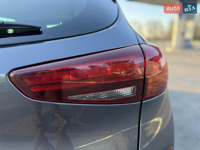 Серый Хендай Туксон, объемом двигателя 1.6 л и пробегом 214 тыс. км за 21000 $, фото 32 на Automoto.ua