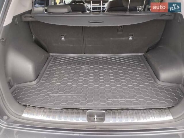 Сірий Хендай Туксон, об'ємом двигуна 2 л та пробігом 62 тис. км за 22800 $, фото 36 на Automoto.ua