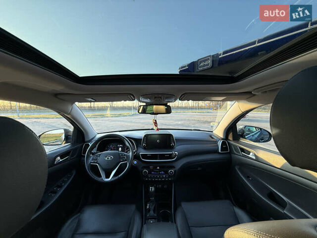 Серый Хендай Туксон, объемом двигателя 1.6 л и пробегом 214 тыс. км за 21000 $, фото 77 на Automoto.ua