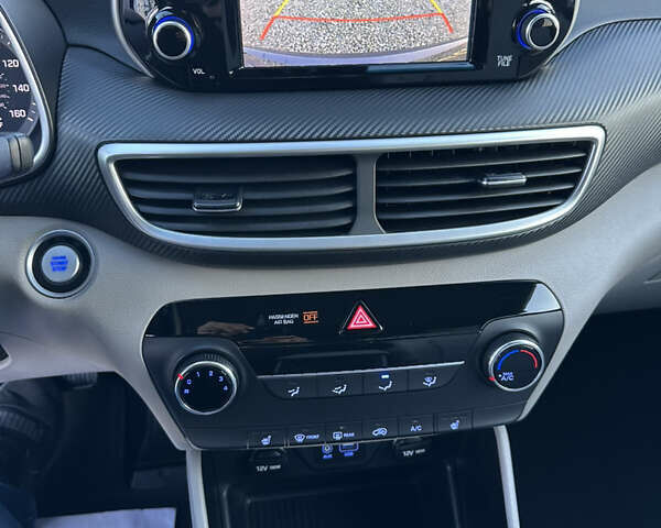 Хендай Туксон 2019 в Ивано-Франковске на Automoto.ua Серый Хендай Туксон, объемом двигателя 2 л и пробегом 86 тыс. км за 17500 $, фото 42 на Automoto.ua