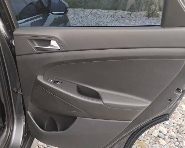 Сірий Хендай Туксон, об'ємом двигуна 2 л та пробігом 62 тис. км за 22800 $, фото 29 на Automoto.ua