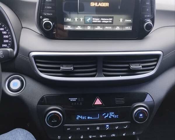 Сірий Хендай Туксон, об'ємом двигуна 2 л та пробігом 62 тис. км за 22800 $, фото 39 на Automoto.ua